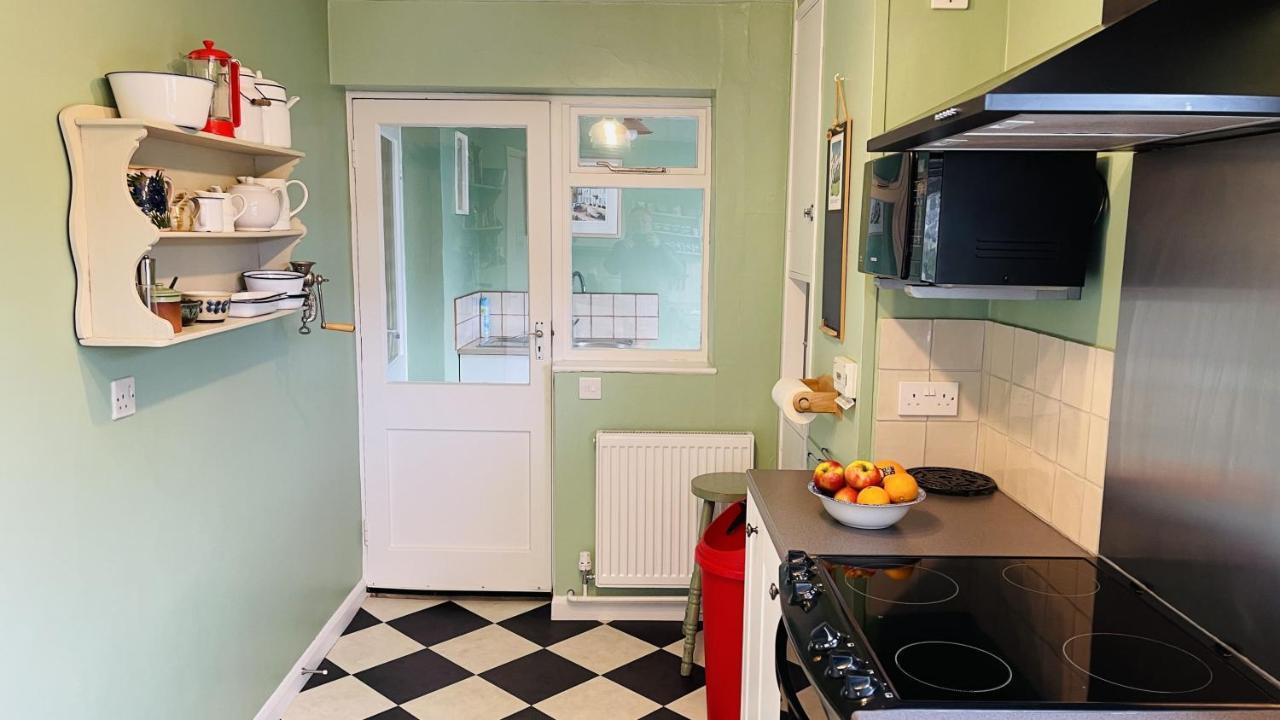 Number 20 - Central, Classic Style, Private And Parking Dartmouth Exteriör bild