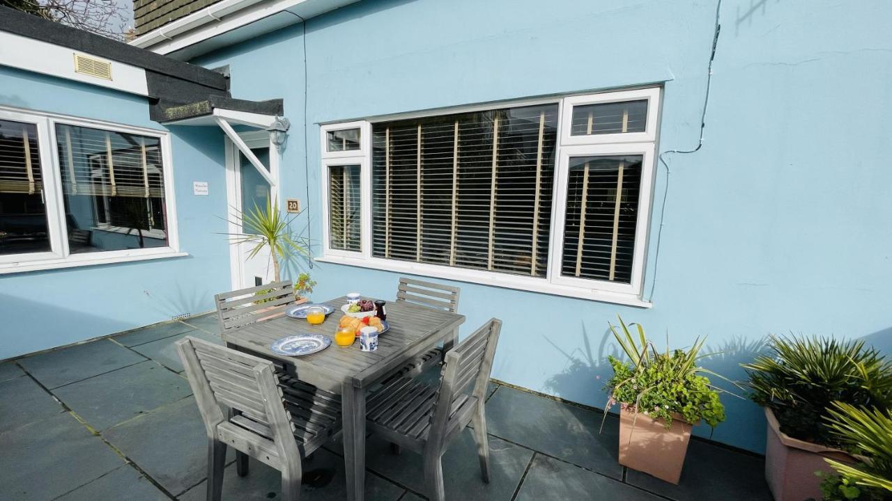 Number 20 - Central, Classic Style, Private And Parking Dartmouth Exteriör bild