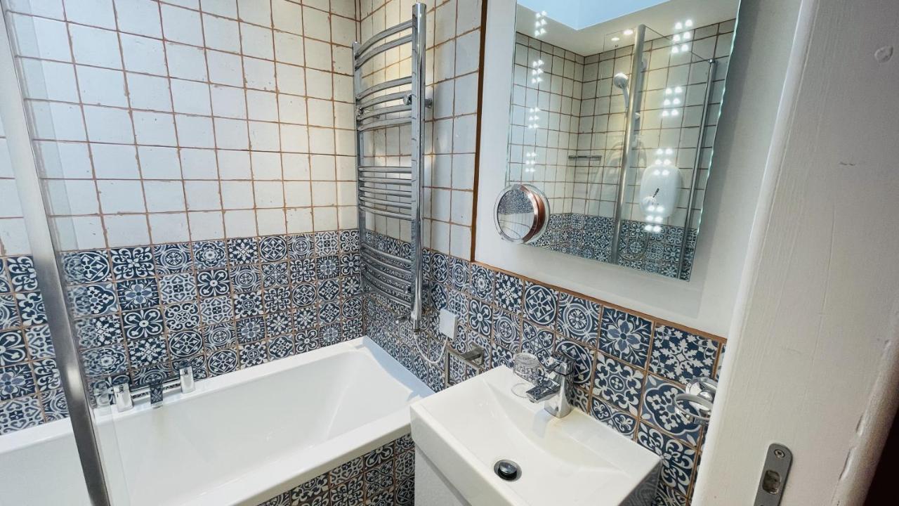 Number 20 - Central, Classic Style, Private And Parking Dartmouth Exteriör bild